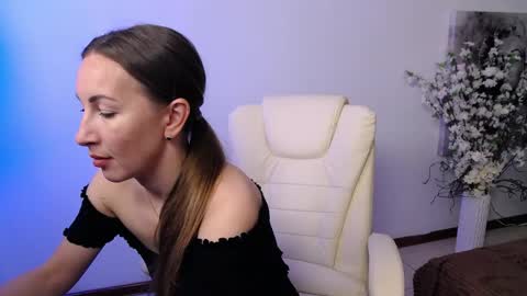 Snapshot of brandy_gem chatting on 05-28-26, 08:33 Brandy Gem online show from 05-28-26, 08:33