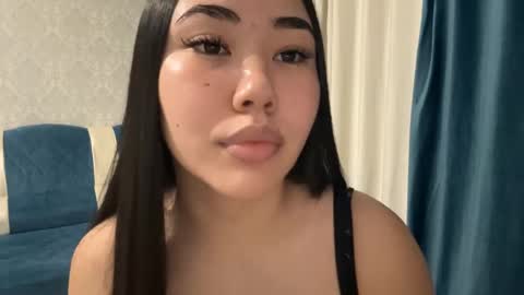 Aypril   online show from 12-18-25, 04:02