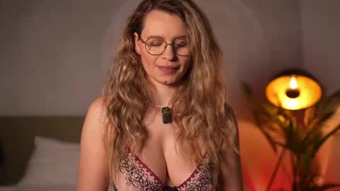 Alex online show from 04-24-26, 03:42