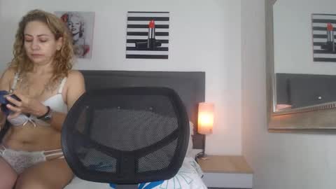 Snapshot of brandyy__love_ chatting on 02-13-26, 11:17 Vanesa online show from 02-13-26, 11:17