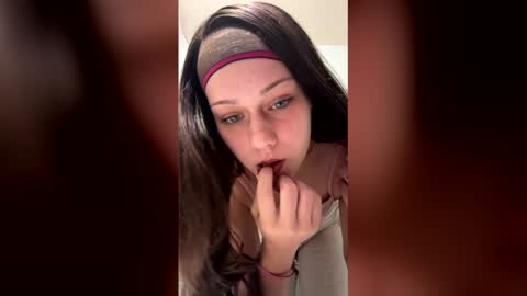 Snapshot of brattezz chatting on 04-03-26, 04:38 brattezz online show from 04-03-26, 04:38