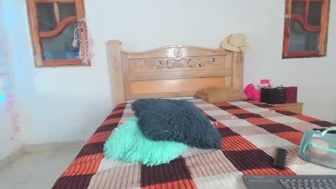 bratz_glloe online show from 04-24-26, 04:04