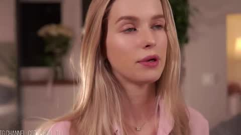 Snapshot of brave_journey chatting on 09-30-25, 09:53 Eli online show from 09-30-25, 09:53