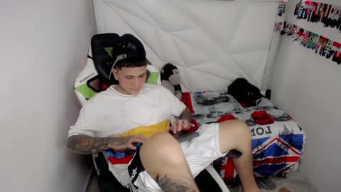 Snapshot of brayan_lopezz chatting on 05-07-26, 04:07 BRAYAN online show from 05-07-26, 04:07