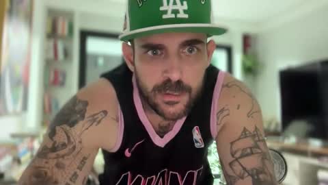 LostAndFoundinBrazil online show from 12-23-25, 06:33