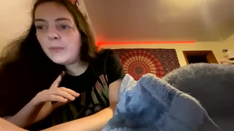 Snapshot of breatheifyourehorny chatting on 09-25-25, 05:16 Lilly Jane online show from 09-25-25, 05:16