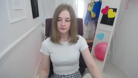 Snapshot of bree_sky chatting on 04-27-26, 01:20 Bree online show from 04-27-26, 01:20