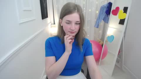 Snapshot of bree_sky chatting on 05-11-26, 04:04 Bree online show from 05-11-26, 04:04