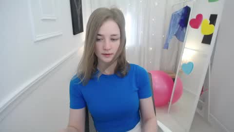 Snapshot of bree_sky chatting on 05-12-26, 11:18 Bree online show from 05-12-26, 11:18