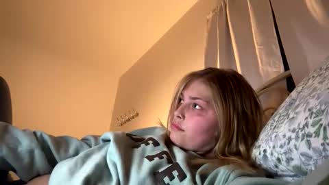 Breezyxlove online show from 04-17-26, 02:25