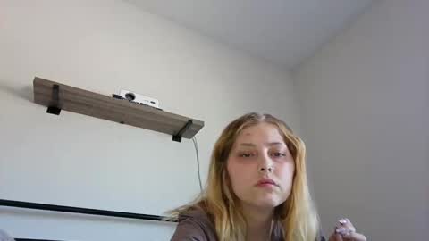 Breezyxlove online show from 04-21-26, 04:12