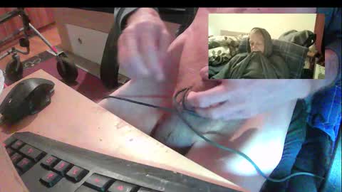 Snapshot of bremer64 chatting on 12-17-25, 05:02 bremer64 online show from 12-17-25, 05:02