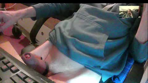 Snapshot of bremer64 chatting on 12-17-25, 05:08 bremer64 online show from 12-17-25, 05:08