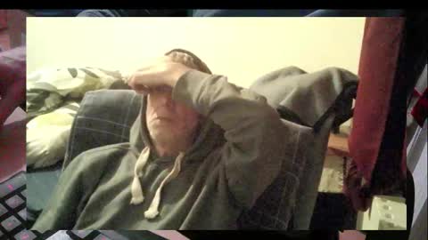 Snapshot of bremer64 chatting on 12-19-25, 06:04 bremer64 online show from 12-19-25, 06:04