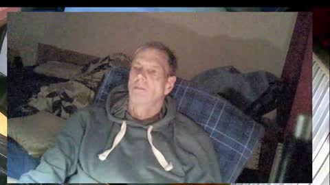 Snapshot of bremer64 chatting on 03-08-26, 03:05 bremer64 online show from 03-08-26, 03:05