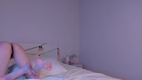 Snapshot of brenda_m00n chatting on 04-29-26, 03:49 Brenda online show from 04-29-26, 03:49