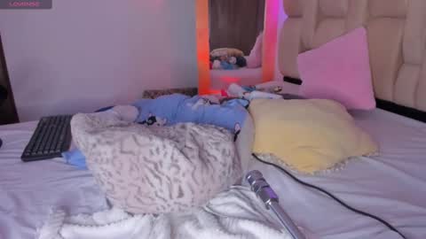 Snapshot of brenda_ruiz_ chatting on 03-06-25, 01:14 Branda online show from 03-06-25, 01:14