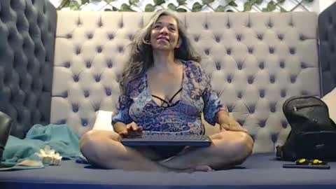 BRENDA VELASQUEZ online show from 02-11-26, 09:53