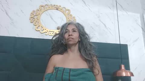 BRENDA VELASQUEZ online show from 04-15-26, 11:27