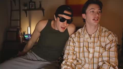 Snapshot of brentonverde chatting on 01-12-25, 10:54 brentonverde online show from 01-12-25, 10:54