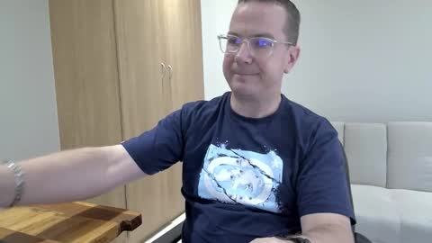 Snapshot of brettdj chatting on 12-16-25, 12:32 Brett online show from 12-16-25, 12:32