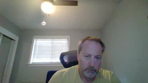 Snapshot of brettsky chatting on 04-15-26, 09:04 hey online show from 04-15-26, 09:04