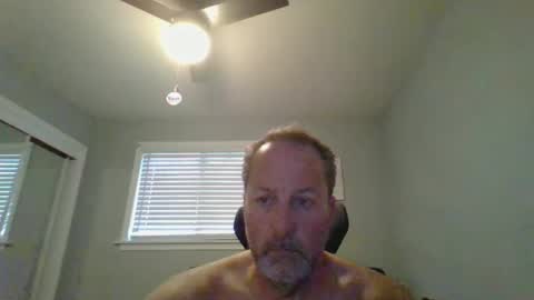 Snapshot of brettsky chatting on 04-19-26, 02:16 hey online show from 04-19-26, 02:16