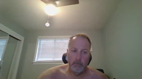 Snapshot of brettsky chatting on 04-25-26, 02:03 hey online show from 04-25-26, 02:03