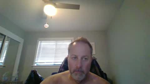 Snapshot of brettsky chatting on 05-07-26, 06:35 hey online show from 05-07-26, 06:35