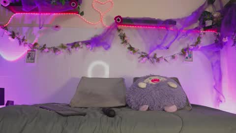 Snapshot of bri_cullen chatting on 10-14-25, 02:56 Bri cullen online show from 10-14-25, 02:56