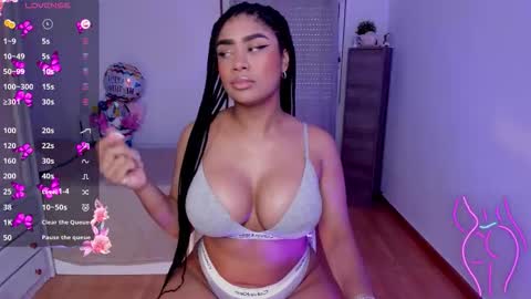 Snapshot of briana_walker chatting on 11-13-25, 11:20 briana online show from 11-13-25, 11:20