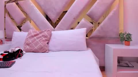 Brianna  online show from 12-01-25, 12:54