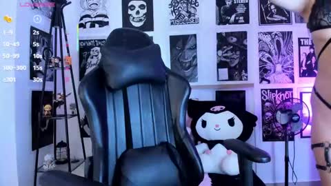 Briana online show from 10-12-25, 01:21