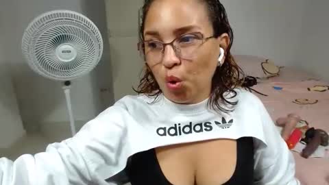brida_angela29 online show from 04-15-26, 10:43