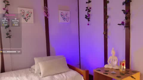 Snapshot of brie_cheese1 chatting on 03-05-25, 05:29 Brie Ill be away November 2829 and 30. See u on Sunday for more fun online show from 03-05-25, 05:29