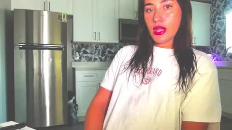 Snapshot of brielebabyy chatting on 09-30-25, 02:11 BABY B online show from 09-30-25, 02:11