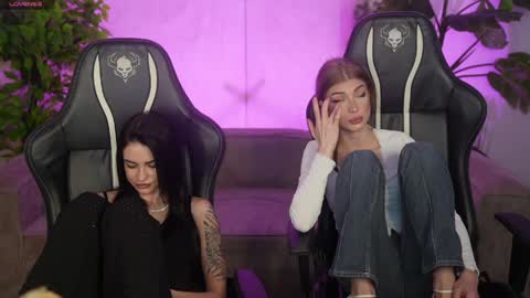 Diamonds Girls online show from 04-14-26, 08:20