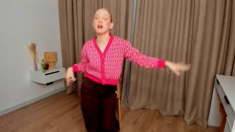 Bella online show from 12-16-25, 08:14