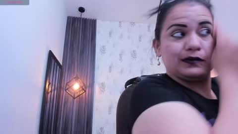 Snapshot of brigittemiller chatting on 12-17-25, 04:24 BRIGITTE online show from 12-17-25, 04:24