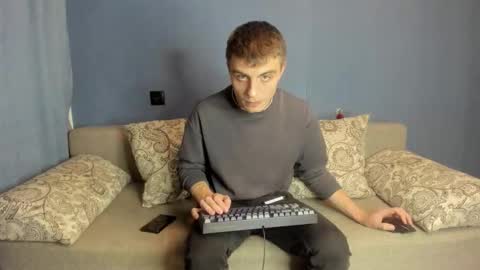 bristlebback online show from 10-14-25, 04:30