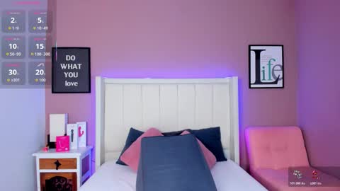 Snapshot of britanymooree chatting on 11-08-25, 09:35 Britany online show from 11-08-25, 09:35