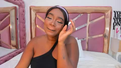 Snapshot of britanymooree chatting on 04-24-26, 08:33 Britany online show from 04-24-26, 08:33