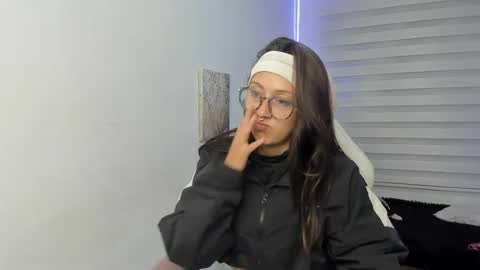 Snapshot of brith_ness chatting on 06-18-26, 03:29 Brith ness online show from 06-18-26, 03:29