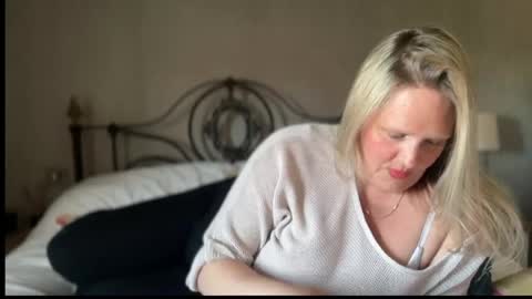 British Bella online show from 04-23-26, 05:48