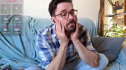 Snapshot of britishpoet chatting on 09-18-25, 10:06 Callum online show from 09-18-25, 10:06