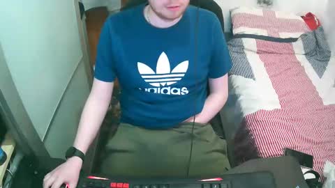 British Tom online show from 02-25-26, 12:20