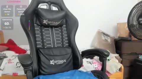 Britney  online show from 03-12-26, 04:29