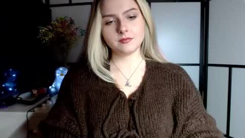 BritneyGlow online show from 01-22-25, 05:28