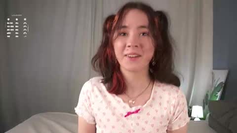 Snapshot of britthe chatting on 09-14-25, 11:42 Lina online show from 09-14-25, 11:42
