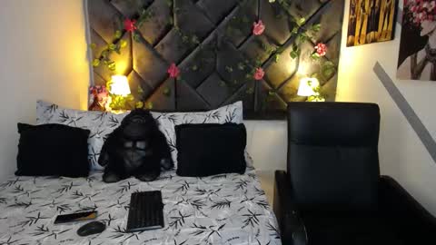 Briyith Gonza online show from 11-06-25, 10:32